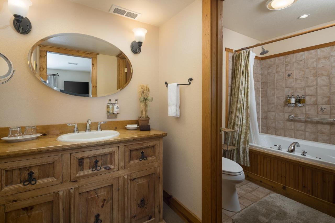 Sunflower Hill Inn Моуаб Екстериор снимка