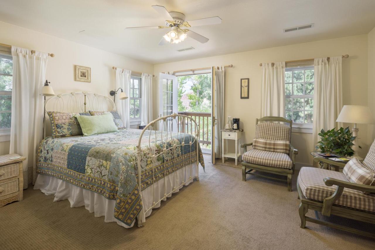 Sunflower Hill Inn Моуаб Екстериор снимка